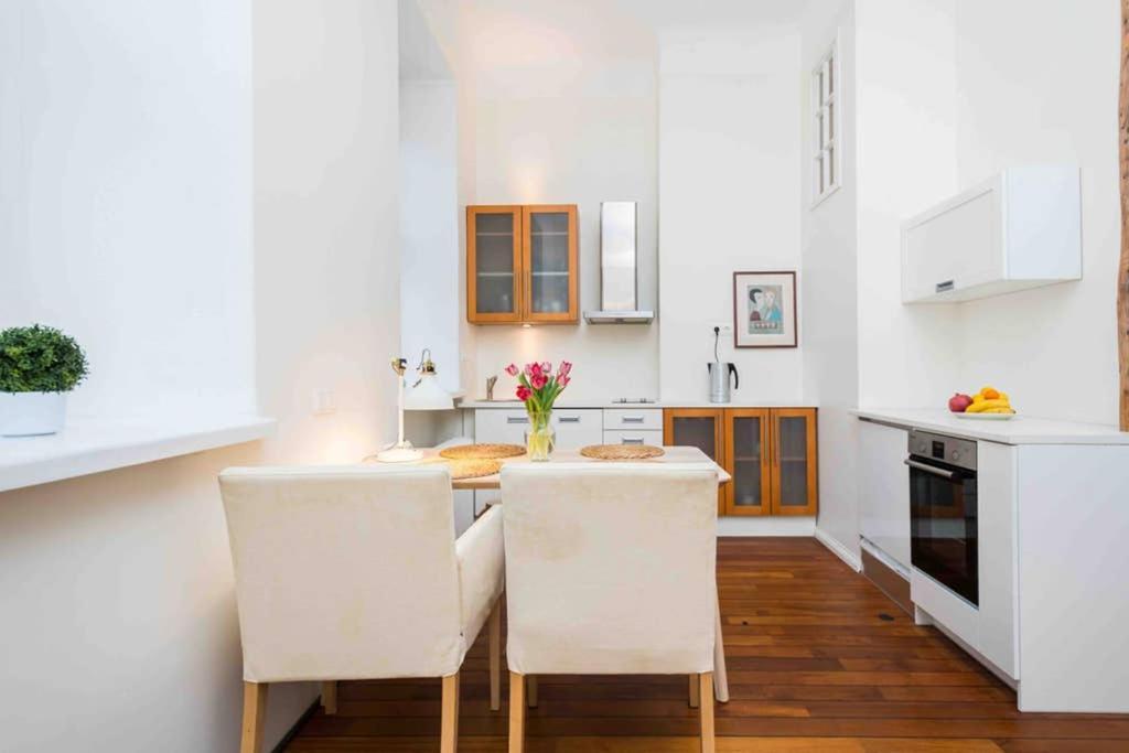 Best Location, Beautiful And Quiet Old Town Apt. تالين المظهر الخارجي الصورة