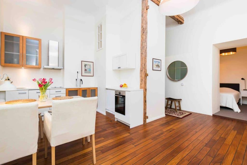 Best Location, Beautiful And Quiet Old Town Apt. تالين المظهر الخارجي الصورة