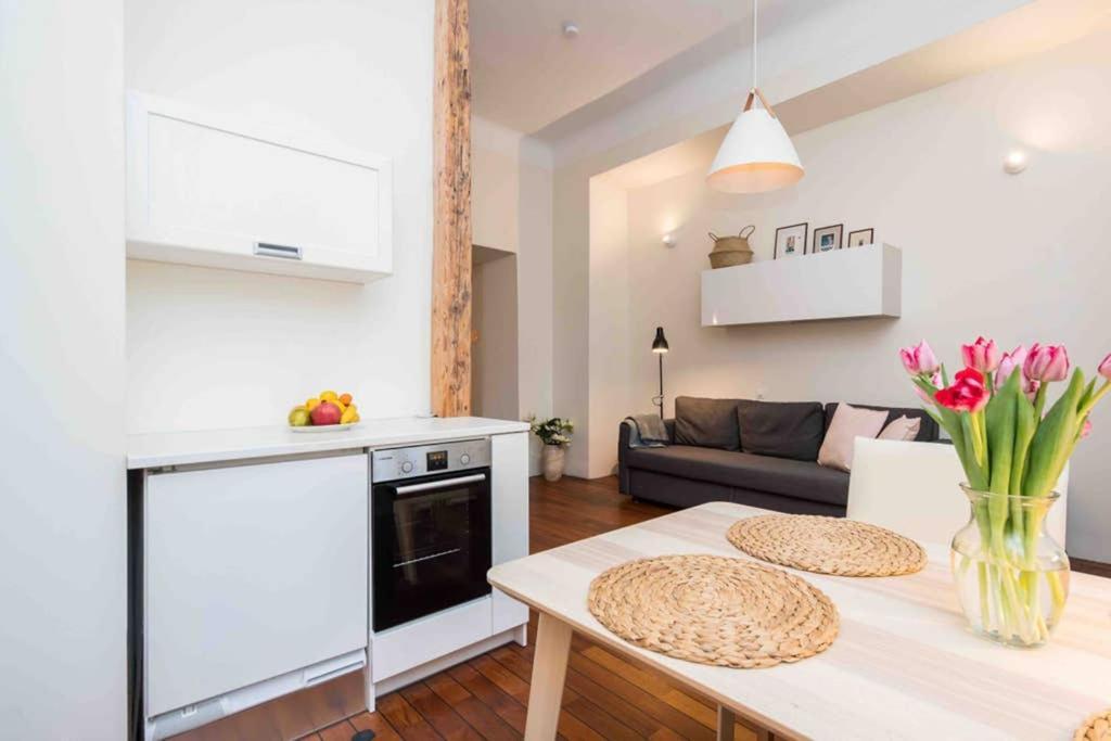 Best Location, Beautiful And Quiet Old Town Apt. تالين المظهر الخارجي الصورة